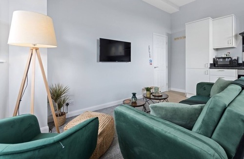 Mapperley Condominio | Modern Apartment Free Parking |Double Room Suite 5