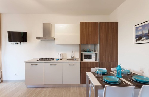 Cassone Apartamento | Moderno apartamento "Gennaker" a orillas del lago con terraza y vistas