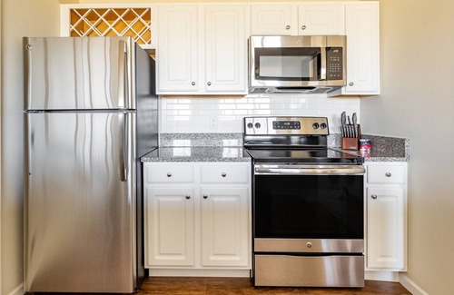 Acton Apartamento | Modern Apartment in Prime Location (ID8603X67)