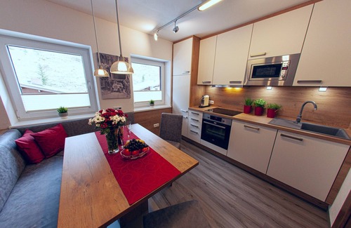 Fusch an der Grossglocknerstrasse Apartamento | ¡RENDIMIENTO AL MEJOR PRECIO! Exclusivo y moderno apartamento en una ubicación central.