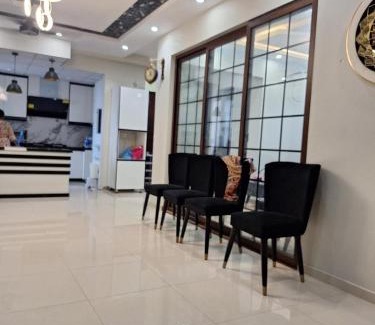 Karachi Apartamento | Modern Apartment in a High Rise in Karachi - Centrally located