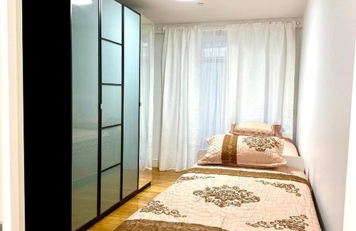 Gravesend Casa | Modern apartment in a nice neighborhood close to train station