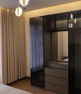 Sari Street Apartamento | Modern Apartment In Ar Arawdah