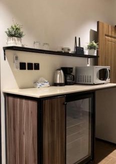 Sari Street Apartamento | Modern Apartment In Ar Arawdah