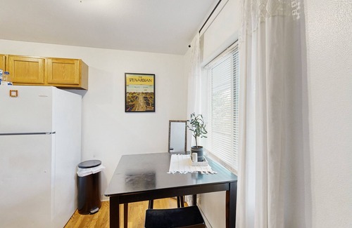 North Star Apartamento | Modern apartment in convenient midtown location with WiFi & full kitchen