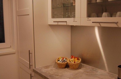 Kongen Apartamento | Moderno apartamento de negocios en Köngen con buenas conexiones de transporte y gimnasio.