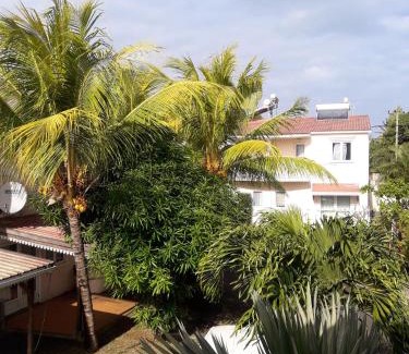 Grand Gaube Apartamento | Modern Apartment in Melville, Pool View, 120 m²