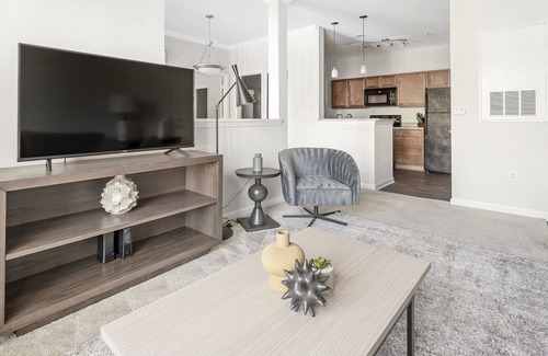 Mint Hill Apartamento | Modern Apartment in Prime Location (ID1228X684)