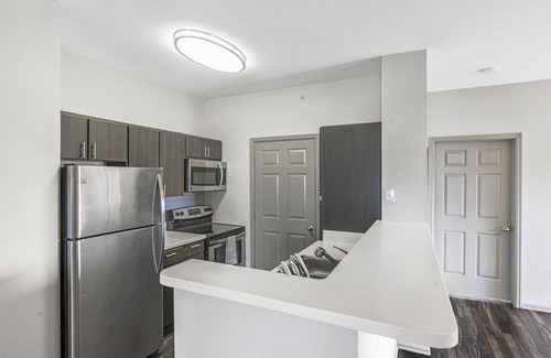 Lafayette Apartamento | Modern Apartment in Prime Location (ID8391X41)