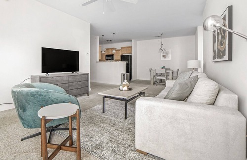 Lexington Apartamento | Modern Apartment in Prime Location (ID6425X78)