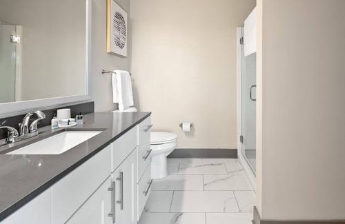 Mount Juliet Apartamento | Modern Apartment in Prime Location (ID7314X69)
