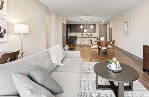Mount Juliet Apartamento | Modern Apartment in Prime Location (ID7314X69)