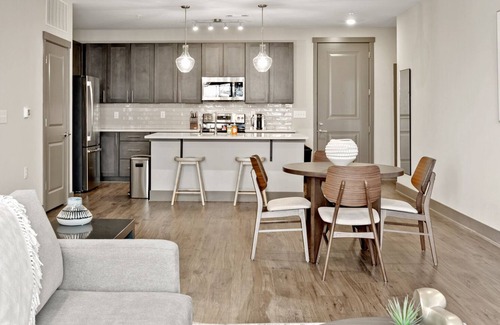 Mount Juliet Apartamento | Modern Apartment in Prime Location (ID7314X69)