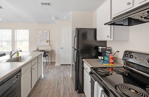 Mount Juliet Apartamento | Modern Apartment in Prime Location (ID6690X67)