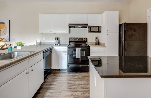 Mount Juliet Apartamento | Modern Apartment in Prime Location (ID5574X61)