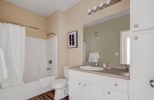 Mount Juliet Apartamento | Modern Apartment in Prime Location (ID5574X61)