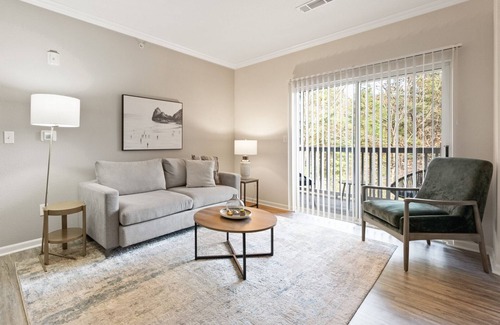 Mount Juliet Apartamento | Modern Apartment in Prime Location (ID2693X56)