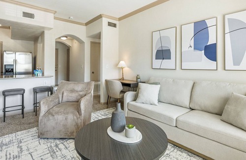 Richmond Apartamento | Modern Apartment in Prime Location (ID1181X404)
