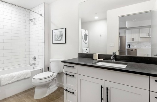 Downtown Vancouver Apartamento | Modern Apartment in Prime Location (ID9717X89)