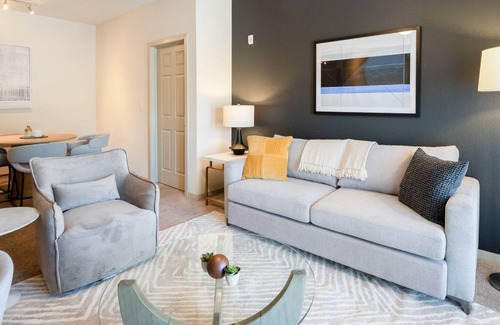 Shannon Apartamento | Modern Apartment in Prime Location (ID2727X65)