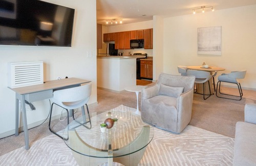 Shannon Apartamento | Modern Apartment in Prime Location (ID2727X65)