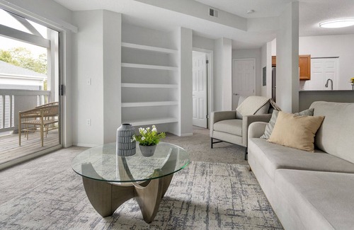 Blue Ash Apartamento | Modern Apartment in Prime Location (ID4123X24)