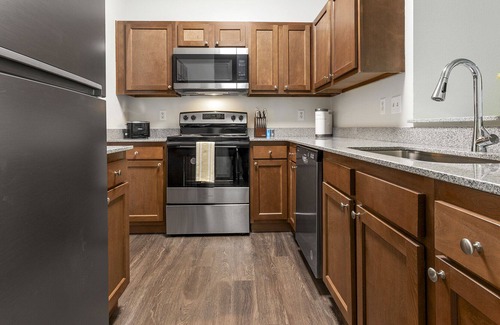 Blue Ash Apartamento | Modern Apartment in Prime Location (ID4123X24)