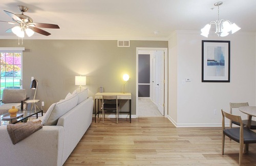 Brighton Apartamento | Modern Apartment in Prime Location (ID7981X10)
