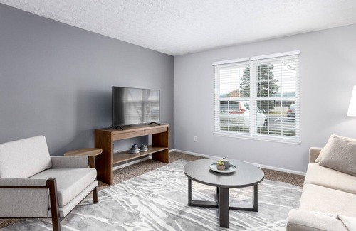 Lewis Center Apartamento | Modern Apartment in Prime Location (ID9104X76)