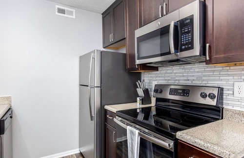Lewis Center Apartamento | Modern Apartment in Prime Location (ID9104X76)