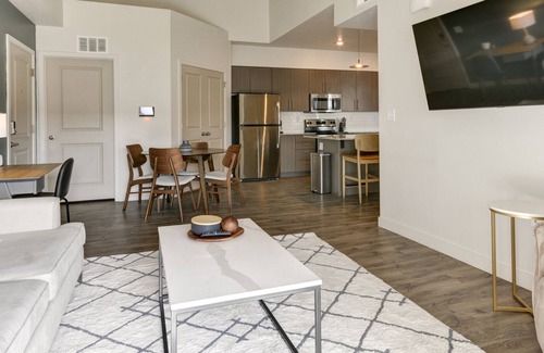 Herriman Apartamento | Modern Apartment in Prime Location (ID6610)