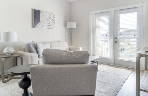 Clayton Apartamento | Modern Apartment in Prime Location (ID1012X166)
