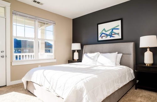 Fishers Apartamento | Modern Apartment in Prime Location (ID1403X228)