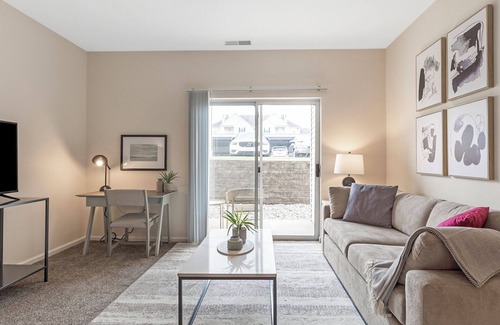 Holland Apartamento | Modern Apartment in Prime Location (ID9894X86)