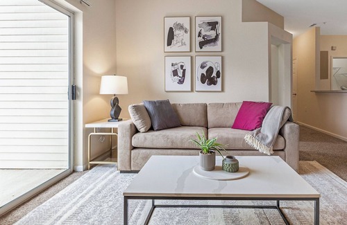 Holland Apartamento | Modern Apartment in Prime Location (ID9894X86)