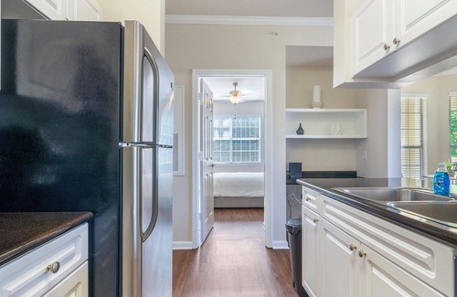Southwest Raleigh Apartamento | Modern Apartment in Prime Location (ID8578X29)