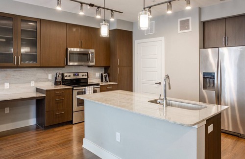 Mueller Apartamento | Modern Apartment in Prime Location (ID2297X47)