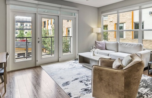 Mueller Apartamento | Modern Apartment in Prime Location (ID4225X45)