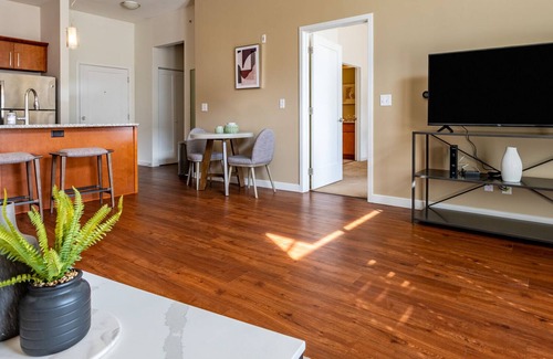 Lenexa Apartamento | Modern Apartment in Prime Location (ID8657X50)