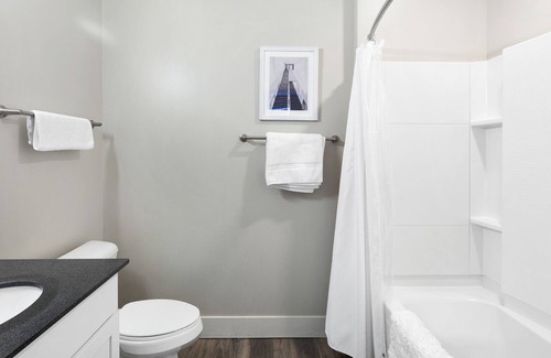 Toledo Apartamento | Modern Apartment in Prime Location (ID1358X328)
