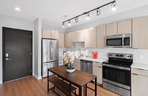 Compton Heights Apartamento | Modern Apartment in St. Louis! Pool! Free Parking! Gym!