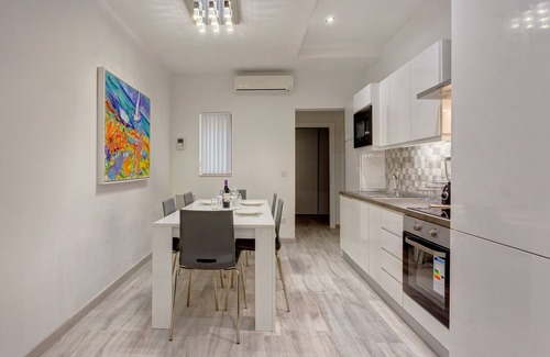 Tower Road Apartamento | Modern Apartment in the Centre of Sliema