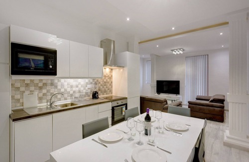 Tower Road Apartamento | Modern Apartment in the Centre of Sliema