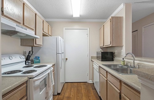 Hoover Apartamento | Modern Apartment in Prime Location (ID8312)