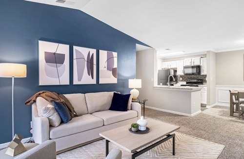 Hoover Apartamento | Modern Apartment in Prime Location (ID3560X2)