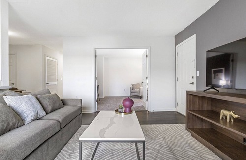 Fort Wayne Apartamento | Modern Apartment in Prime Location (ID8565X20)