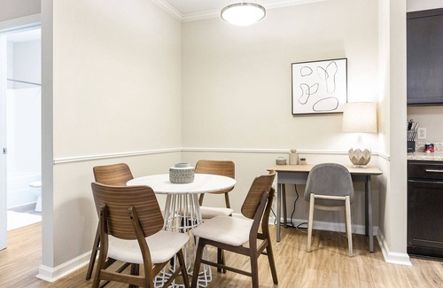 Ladson Apartamento | Modern Apartment in Prime Location (ID9391X76)
