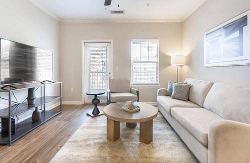 Ladson Apartamento | Modern Apartment in Prime Location (ID9391X76)