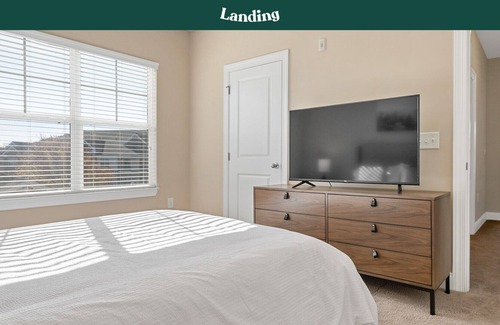 Greensboro Apartamento | Modern Apartment in Prime Location (ID7829X28)