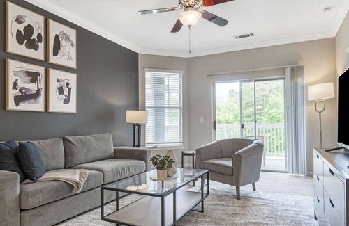 Raleigh Apartamento | Modern Apartment in Prime Location (ID1004X259)